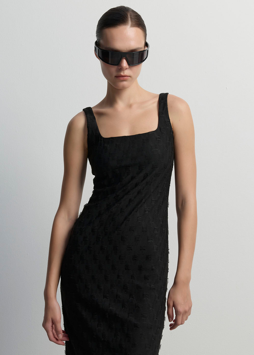 DISTRESSED SLEEVELESS MAXI DRESS