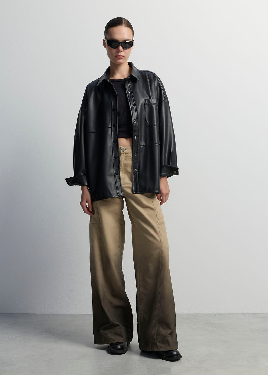 ZIPPERED UTILITY STRAIGHT JEANS