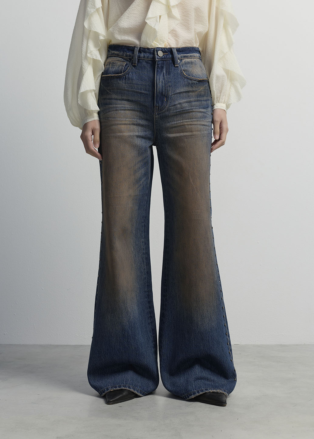 VINTAGE TINTED STUDDED FLARE JEANS