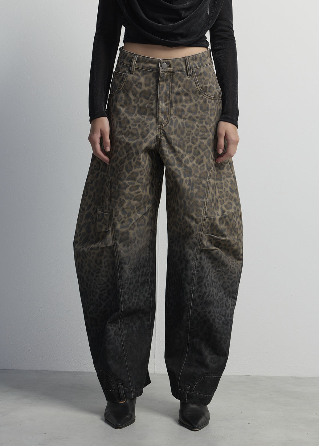 LEOPARD PRINT CROSSOVER WAISTED WIDE-LEG PANTS
