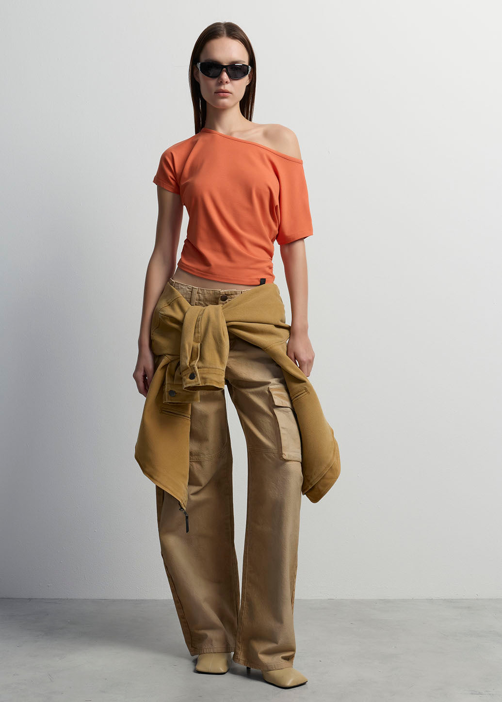 OFF-SHOULDER TEE
