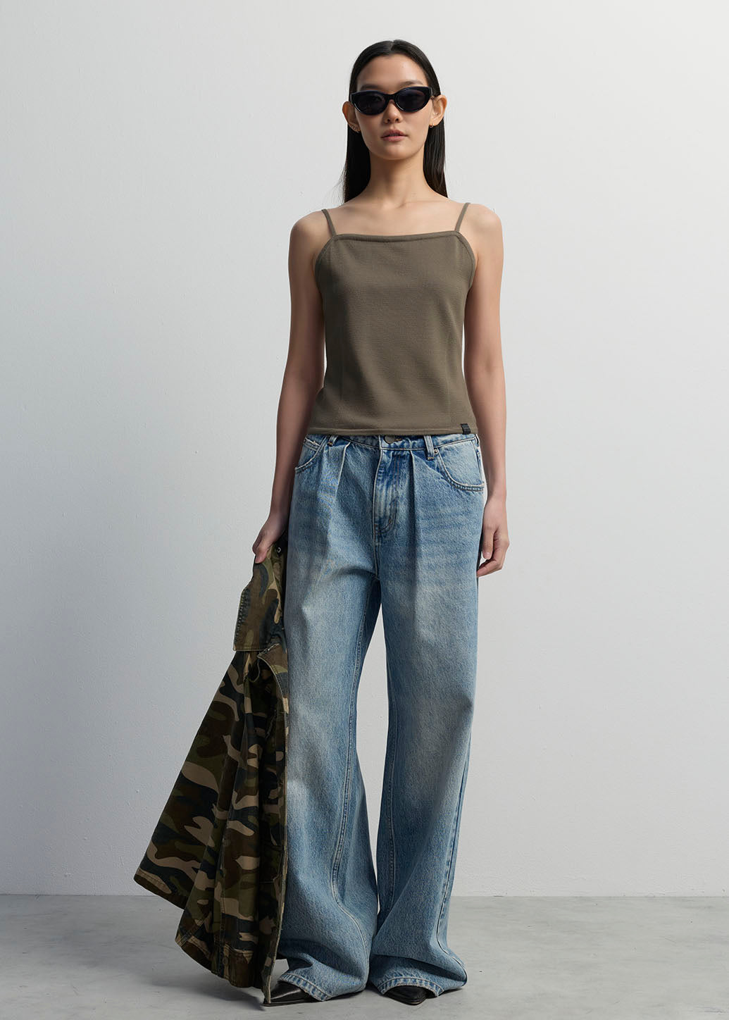 RIBBED SPAGHETTI STRAP CAMISOLE