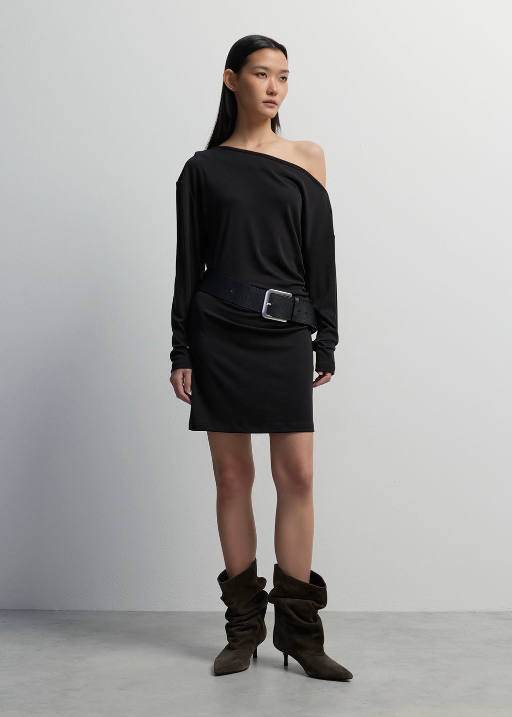 ASYMMETRIC OFF-SHOULDER MINI DRESS