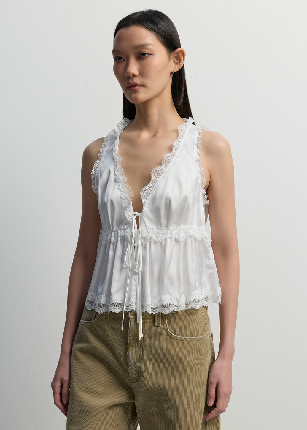 LACE TRIM TIE-FRONT SLEEVELESS BLOUSE