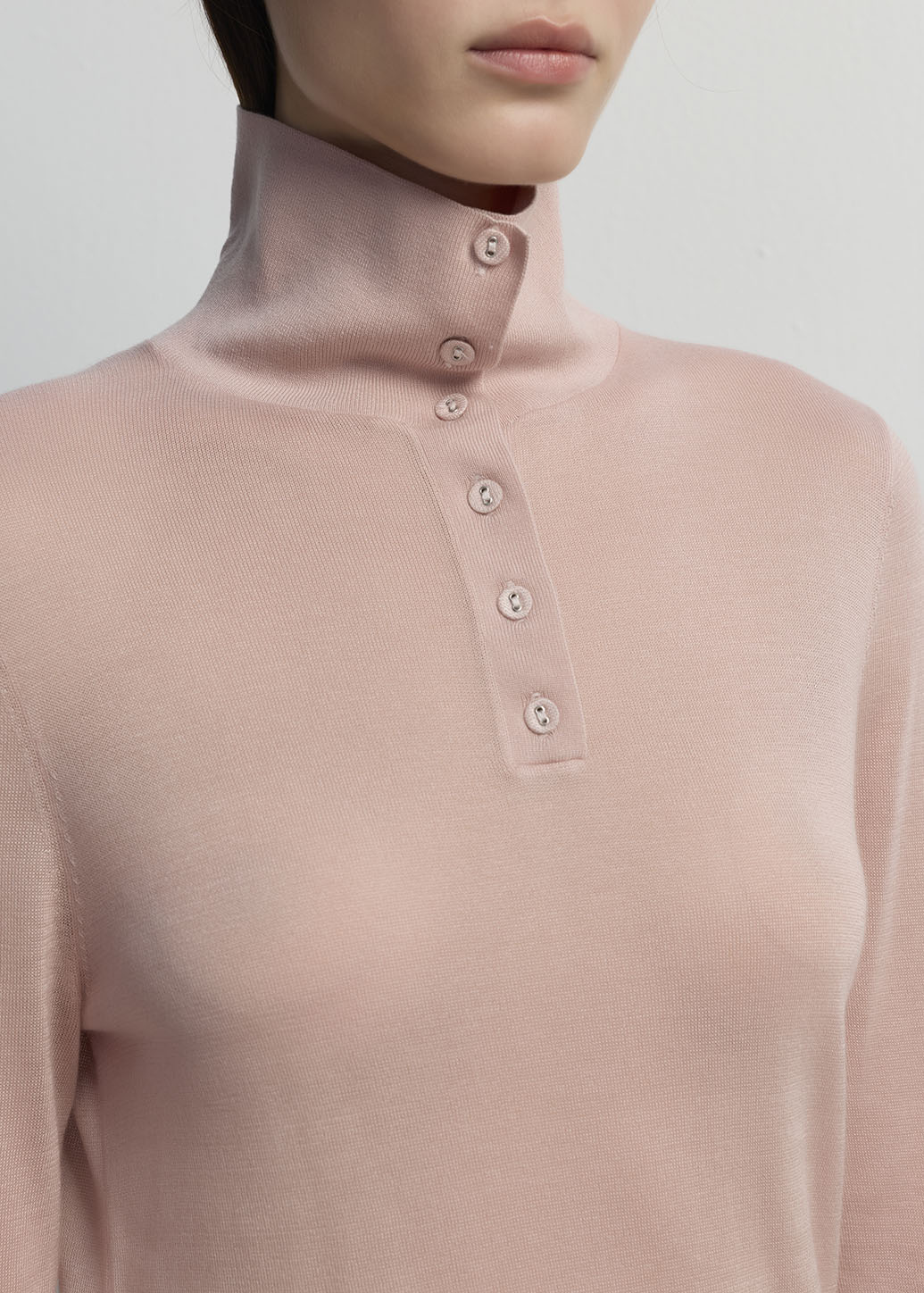 QUARTER-BUTTON LONG SLEEVE TURTLENECK