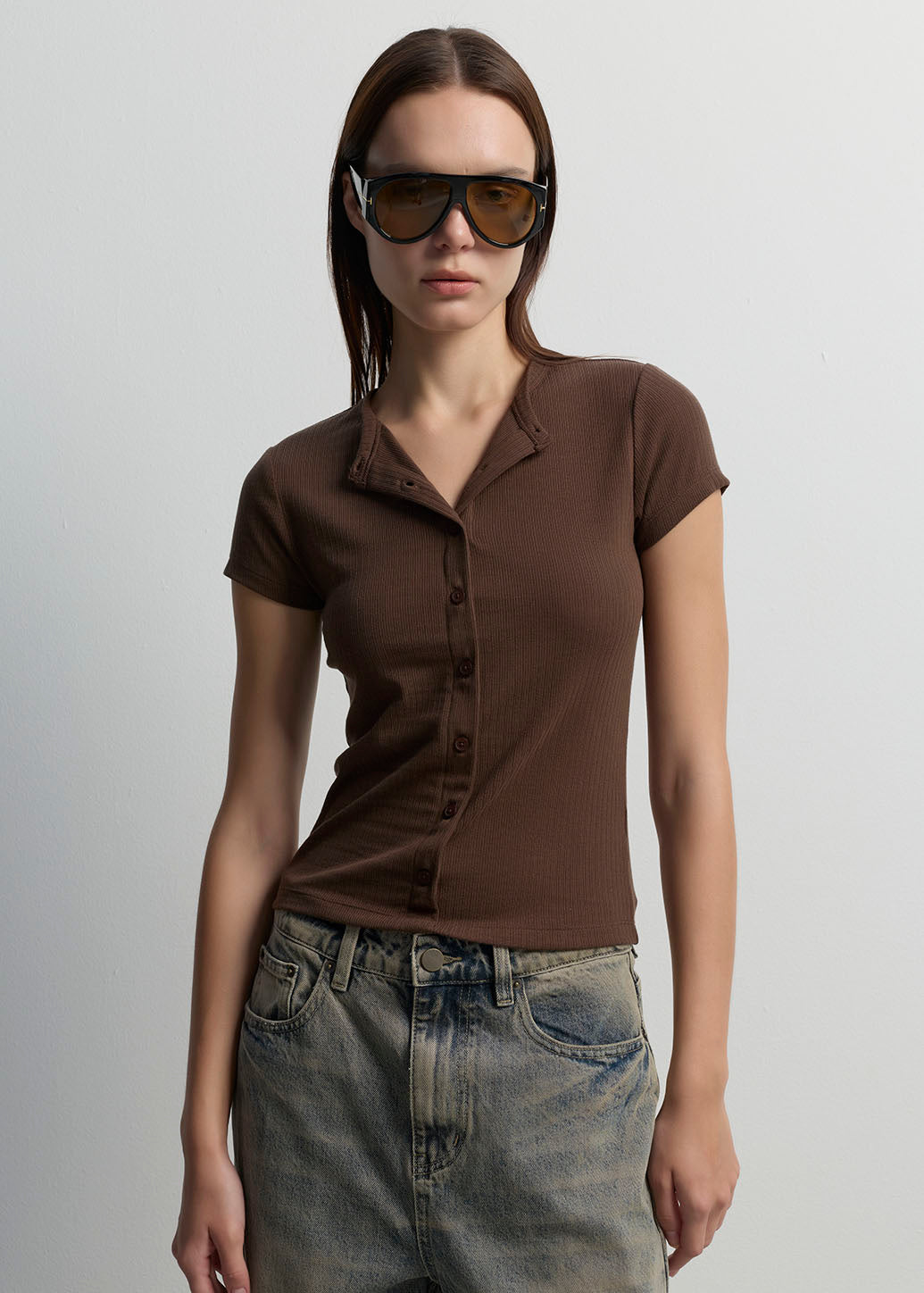RIBBED BUTTON-FRONT SHORT SLEEVE TOP