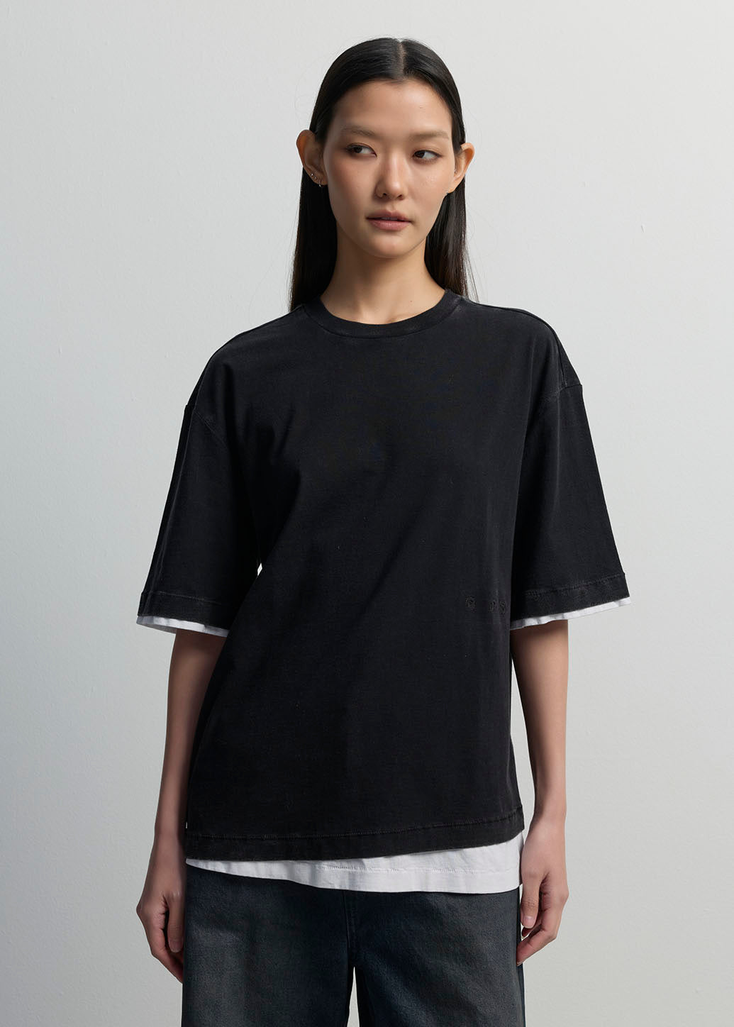 ASYMMETRIC DOUBLE-LAYERED OVERSIZED TEE