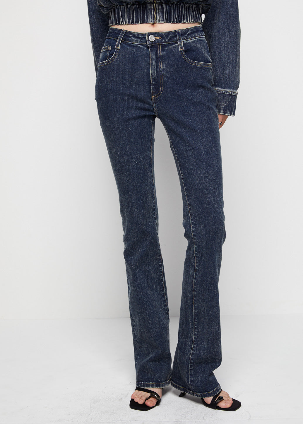 CLASSIC FLARE DENIM